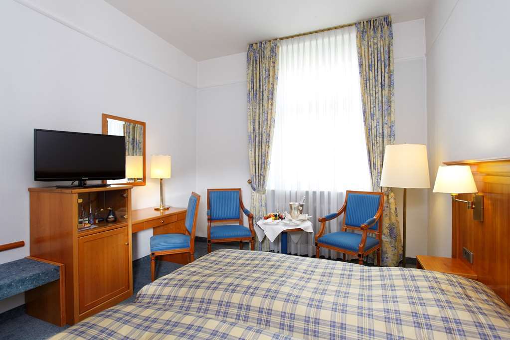 Schlosshotel Καρλσρούη Δωμάτιο φωτογραφία