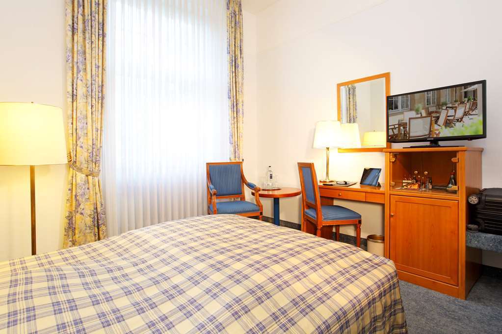 Schlosshotel Καρλσρούη Δωμάτιο φωτογραφία